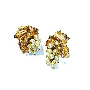 Vintage Napier Grape Cluster Clip-On Earrings